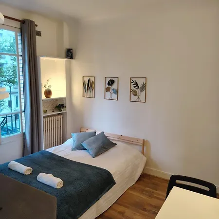 Paris Authentique -'ღ Apartment